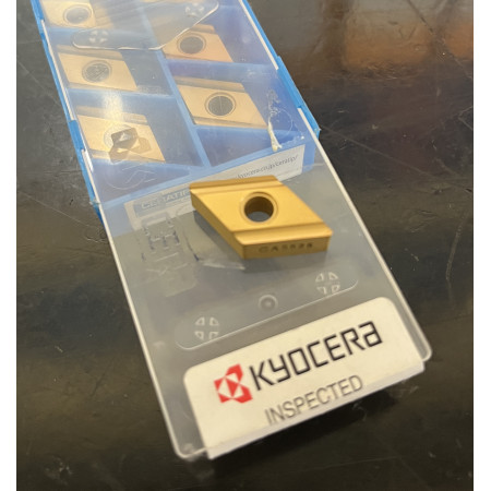 Inserti per Tornitura DNMG150608L-ST CA5525 - KYOCERA